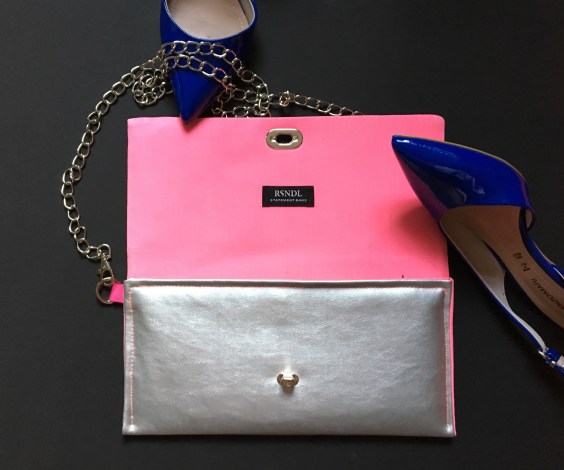 disco-fox-open-with-shoes